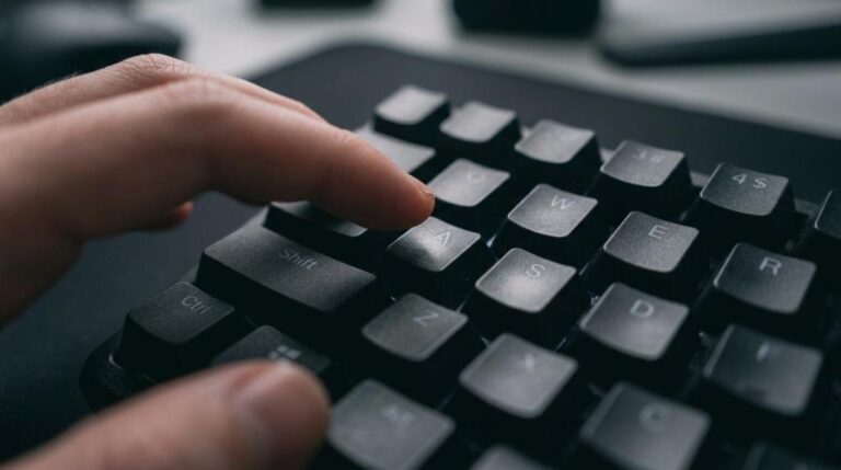 best magnetic keyboard for fps
